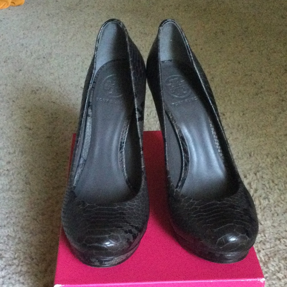 TORY BURCH SNAKE PRINT HEELS